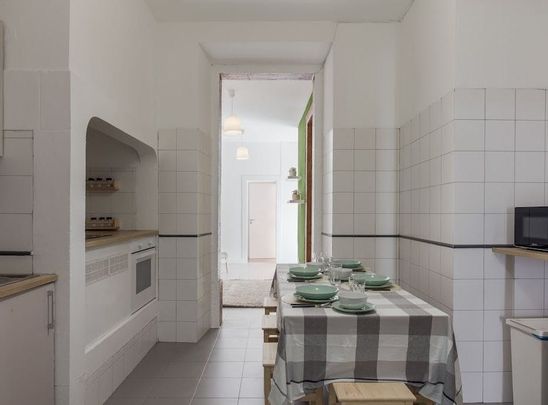 Calçada do Marquês de Abrantes, Lisbon, Lisbon 1200-163 - Photo 1