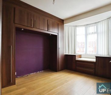 3 bedroom end of terrace house to rent - Photo 1