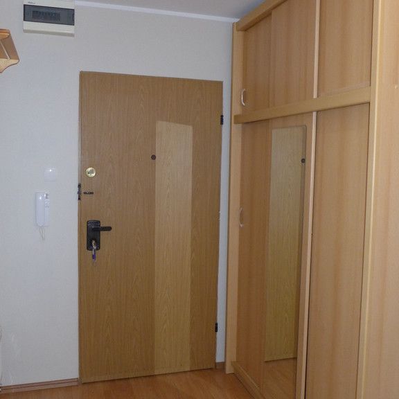 4 pokoje na wynajem - Zdjęcie 1