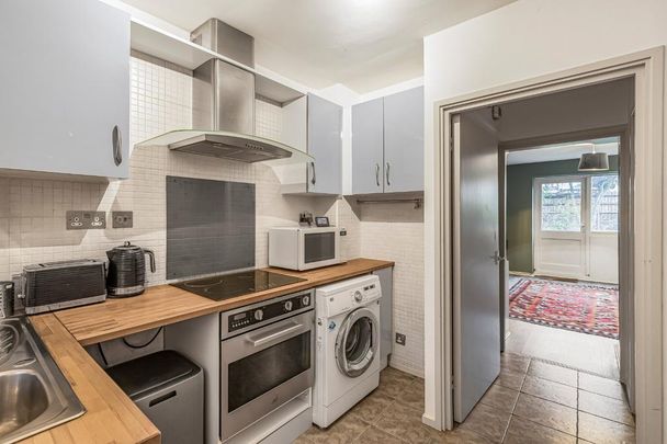 Studio to rent - Photo 1