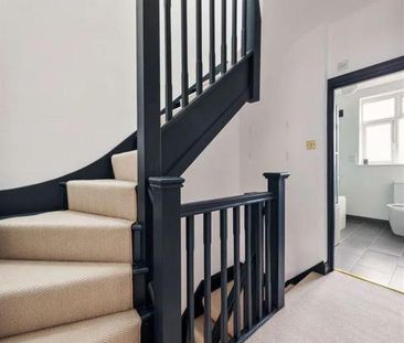 5 bedroom semi-detached house to rent - Photo 2