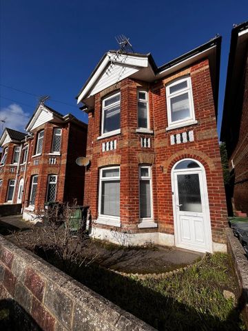 1 bedroom in a house share to rent - Photo 4