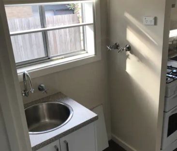 “BRAND NEW CARPET l SMALL BLOCK OF 3 l GREAT LOCATION” - Photo 3