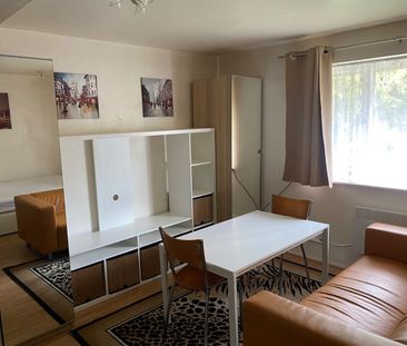 Studio Flat, London, E16 - Photo 1
