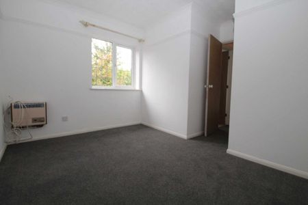 2 bed Cluster House for rent - Photo 2