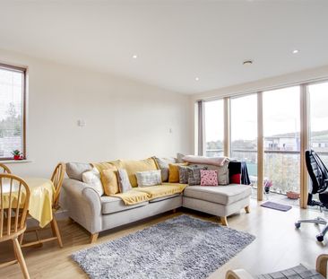 Ryemead Boulevard, High Wycombe - Photo 2