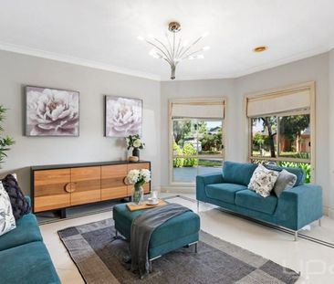 Large 3 Bedroom Home! - Photo 1