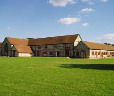 4 bedroom barn conversion to rent - Photo 2