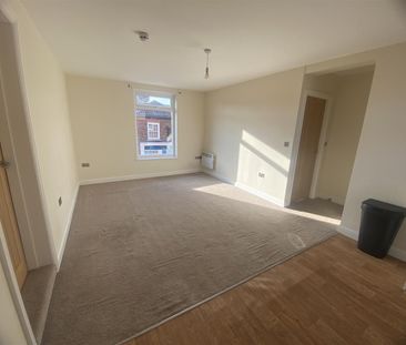 Field Road, Thorne, Doncaster - Photo 1
