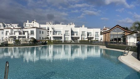 Middle Floor Apartment in El Paraiso - Photo 3