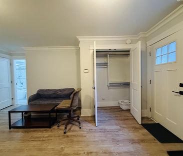 6386 Lakeview Avenue apartment — Burnaby, BC (1-Bedroom) - 1 Bedroom - Photo 3