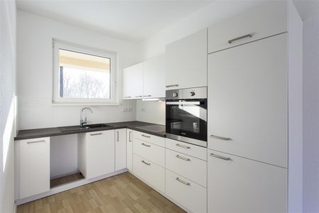 Helle, gut geschnittene 2-Zi.-Wohnung in Karow mit Balkon und EBK - Foto 3