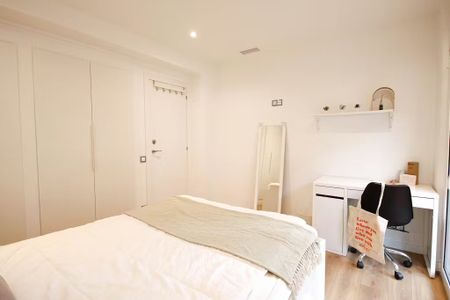 Carrer de l'Equador, Barcelona, Catalonia 08029 - Foto 5