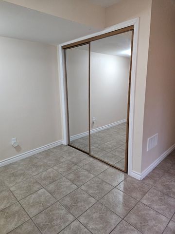 For Lease - 178 Keffer Circle Unit# BSMT, Newmarket, Ontario - Photo 2