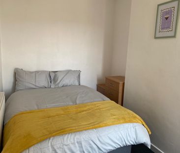 Room in a Shared House, Ash Grove, L15 - Photo 4