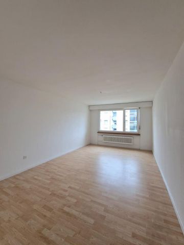 "Top attraktive, aufgefrischte 3.5-Zimmerwohnung!" - Photo 4