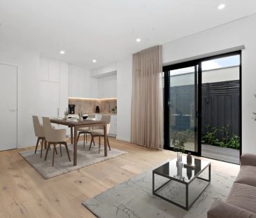 Brand New Luxury Townhouse with Private Rooftop Retreat! - Photo 3