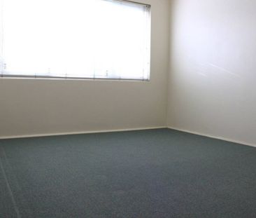 Great Location, Close To Station - Photo 2