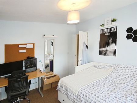 3 bedroom house to rent Sotheby Avenue, Sutton-in-Ashfield, Nottinghamshire, NG17 - Photo 3