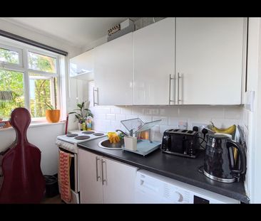 Studio Flat, Harwood Court, SW15 - Photo 5