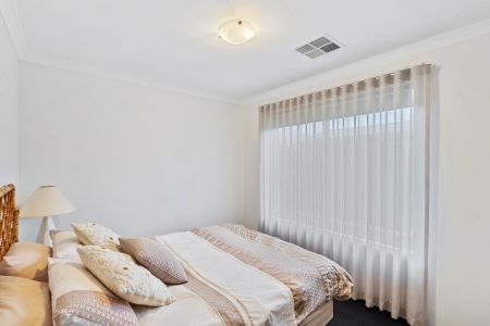 Beautifully Presented Family Home - Photo 5