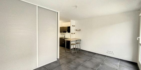 Lyon 3ème : Lumineux studio avec cuisine aménagée - Photo 3