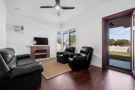 Spacious & Stylish 3-Bedroom Home! - Photo 3