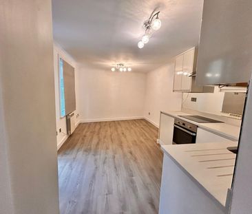 1 Bed Flat, Battersea Rise, SW11 - Photo 1