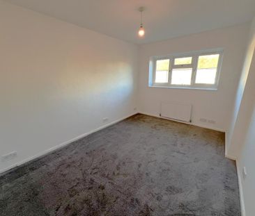 3 bedroom flat to rent - Photo 3