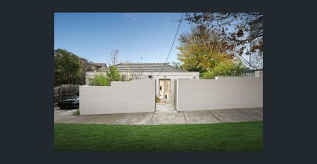 Stunning single-level entertainer in premier Hawthorn East location - Photo 2