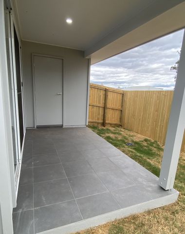 Modern Duplex - Photo 4