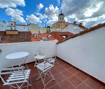 Ático Loft con encanto y terraza privada en Calle Huertas - Photo 5