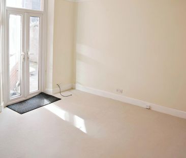 2 bedroom Flat To Let Total Size: 743 SQ FT - Photo 3