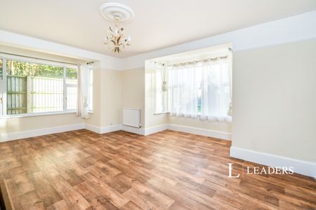 5 bedroom house to rent Portsdown Hill Road, Drayton, Portsmouth, Hampshire, PO6 - Photo 3