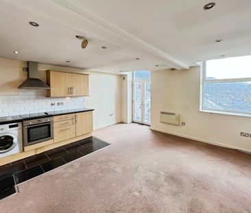 2 bedroom penthouse to rent - Photo 1