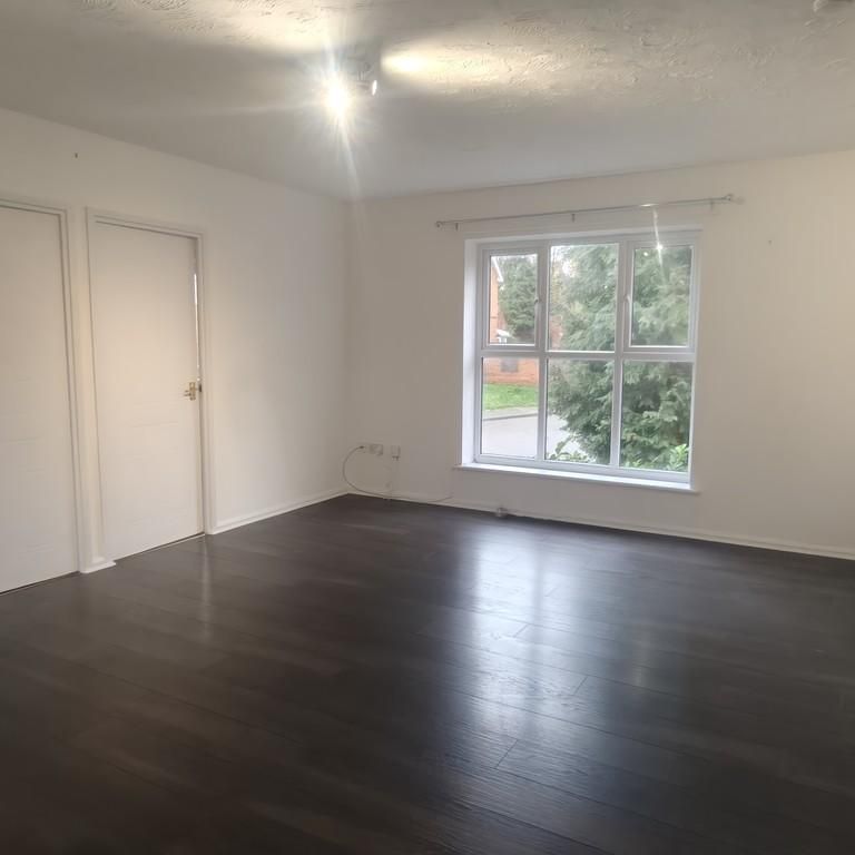 2 bedroom maisonette to rent - Photo 1