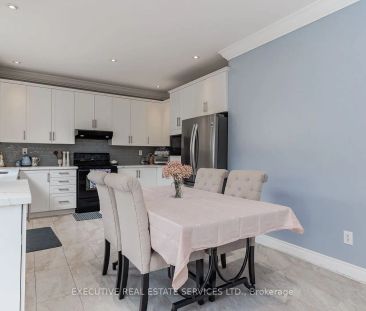 Detached Home For Lease | W9253315 - Photo 5