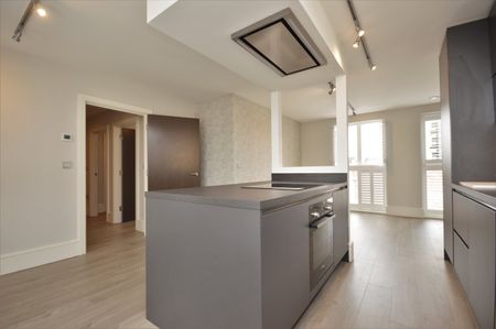 Flat to rent - Plassy Road, Catford, SE6 - Photo 2