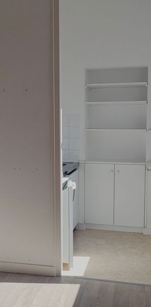 Studio Poitiers- Passage de la petit Roue – 18.29 m2 - Photo 1