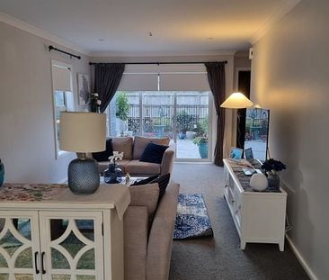 Modern 3-Bedroom Home to rent in Aotea, Porirua - Photo 5