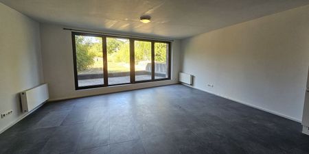 Appartement te huur in Ukkel voor € 1.980 met 3 slaapkamers - Photo 2