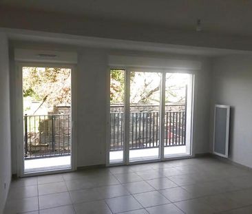 Location Appartement 1 pièce 31m² LORMONT 33310 - Photo 1