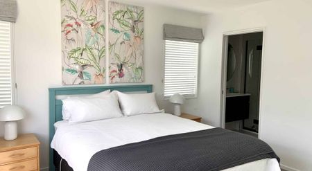 Immaculate fully furnished modern townhouse in ideal City location! - Photo 5