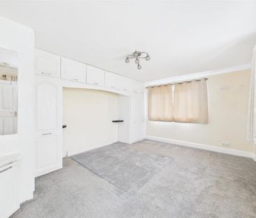 3 bedroom detached bungalow to rent - Photo 4