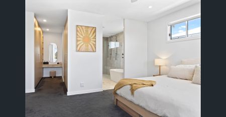 Modern Coastal Luxury with Poolside Entertaining - Photo 4