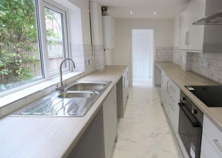 3 bedroom terraced house to rent - Photo 5