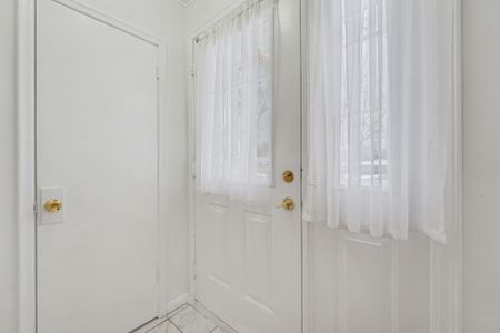 For Lease - 18 Gower Court, Halton Hills, Ontario - Photo 2