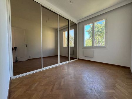 MARSEILLE. BOIS-LUZY. 1er ETGE DE MAISON. TYPE 3 REFAIT A NEUF. BALCON. JARDIN. - Photo 2