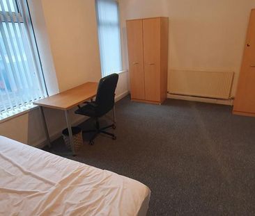 4 bedroom house to rent - Photo 1