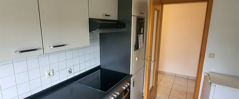 Single Wohnung im Dachgeschoss zentrumnah zu vermieten - Photo 1